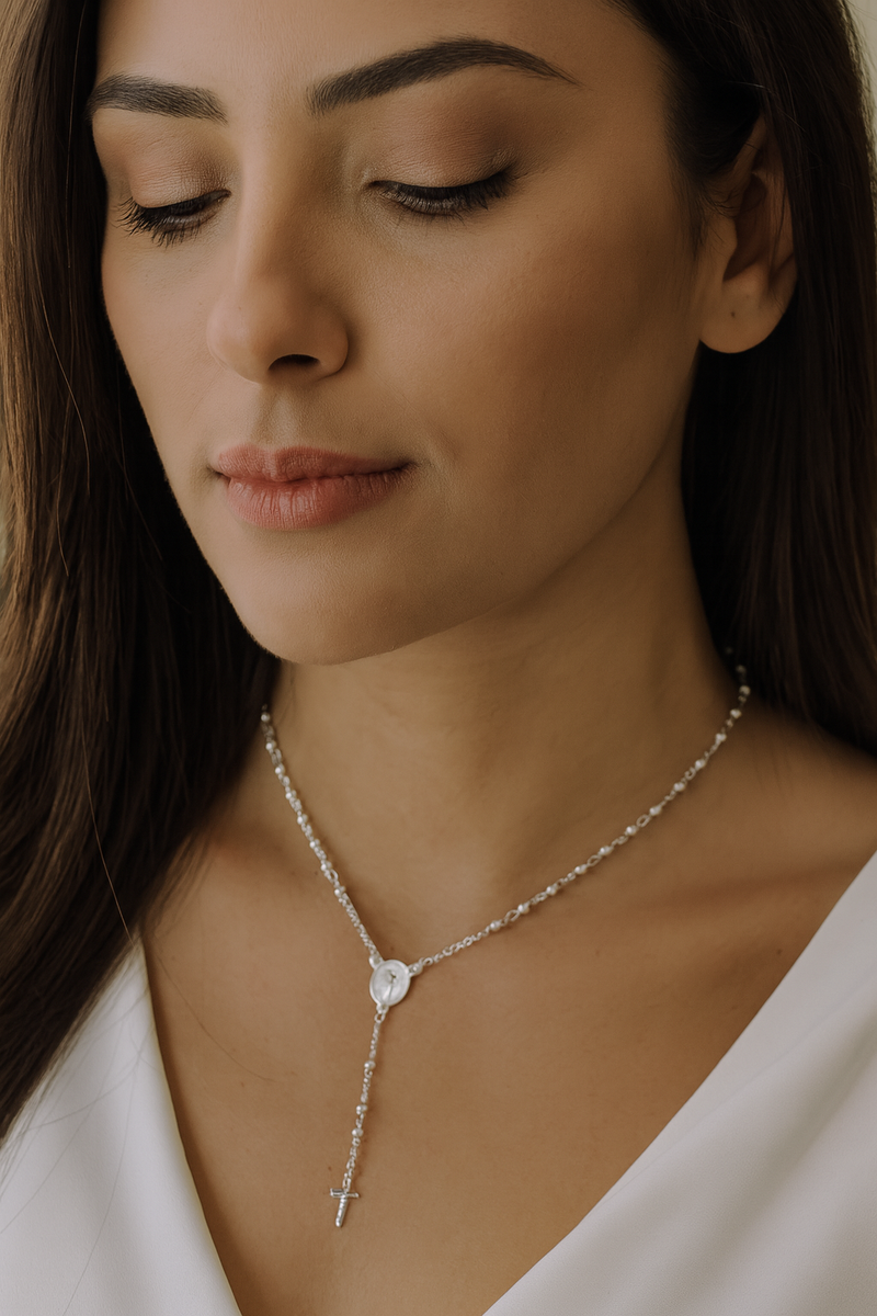 🔥 Sensação de fé e poder em um colar luxuoso. Só hoje com 20% OFF!
💎 Exclusivo da FP Jóias. Estoque limitado.